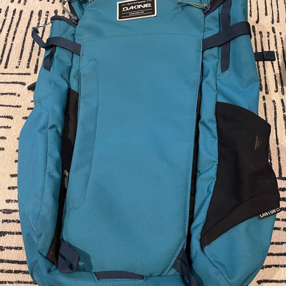 Dakine 24l back pck